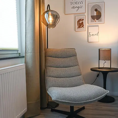 Stays4you - Zentrale Lage, Uninaehe, Extralange Betten *