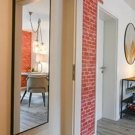 Stays4you - Zentrale Lage, Uninaehe, Extralange Betten Apartment *